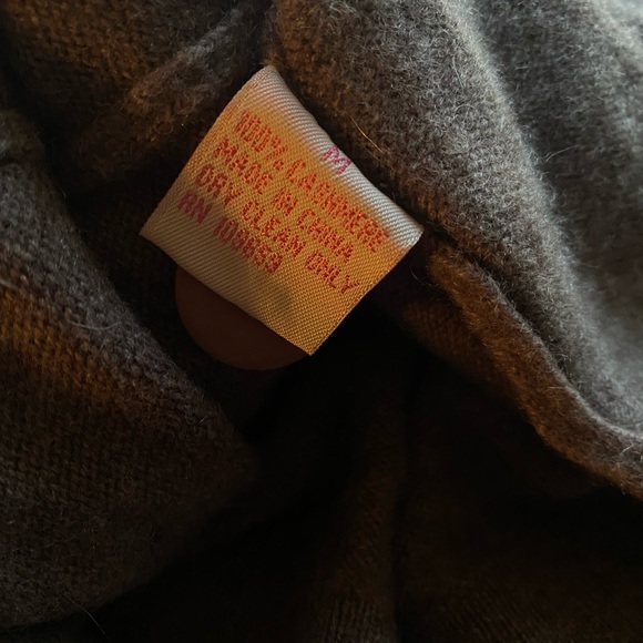 100% cashmere button up cardigan sweater - Picture 2 of 3